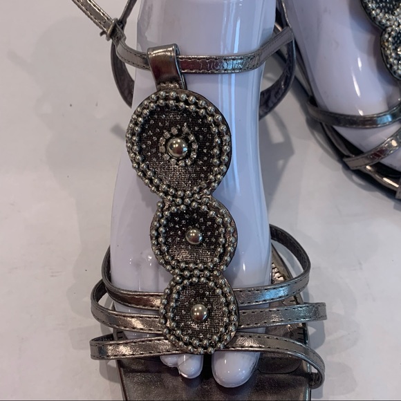 VIZANI stunning grey sandal size 11 with slight wedge for ultimate comfort. New - Picture 5 of 14